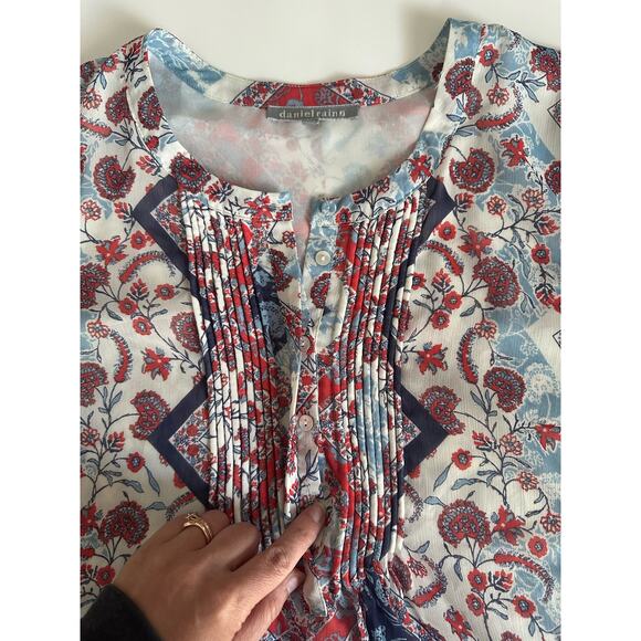 💥Daniel Rainn Gleeson Tab Sleeve Pleated Front Blue Red Floral Popover Blouse M - Picture 14 of 14